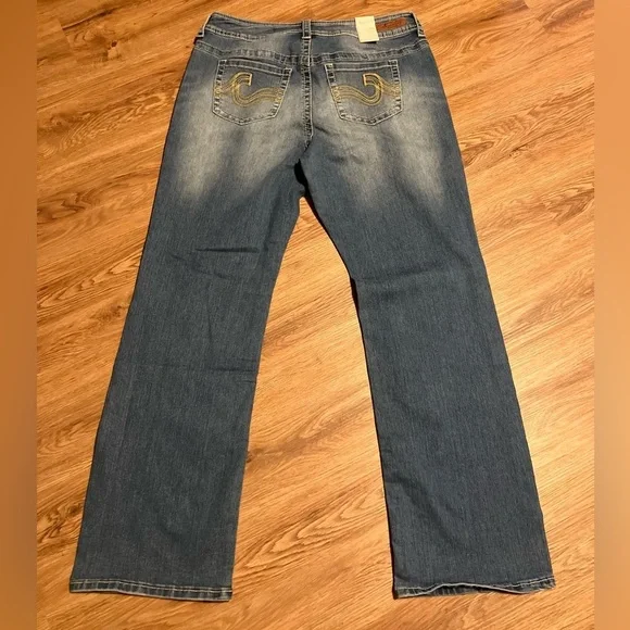American Rag Mid Rise Blue Jeans - Picture 2 of 9